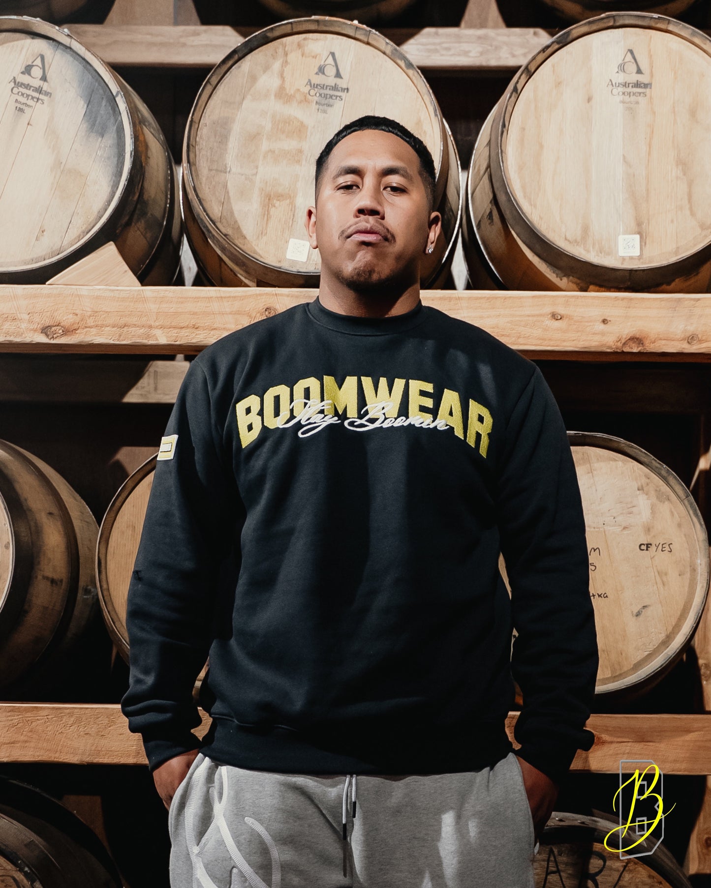 Black Crew-neck B logo